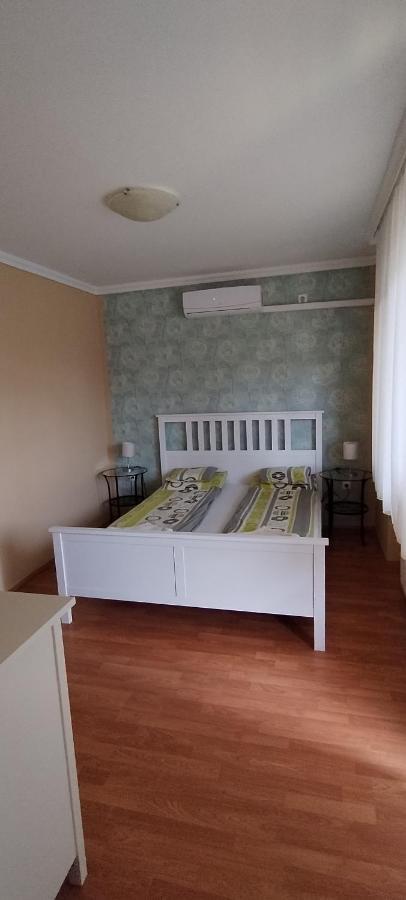 Levendula Apartmanhaz Hajduszoboszlo Exterior photo
