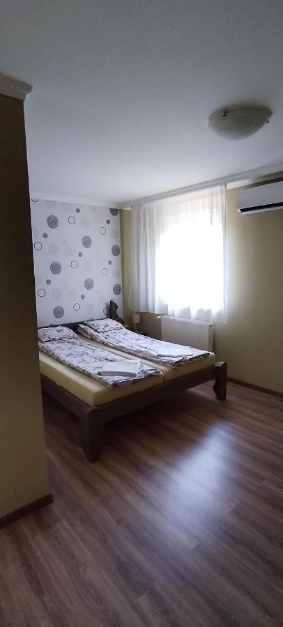 Levendula Apartmanhaz Hajduszoboszlo Exterior photo
