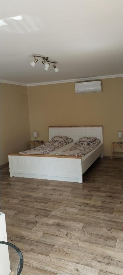 Levendula Apartmanhaz Hajduszoboszlo Exterior photo