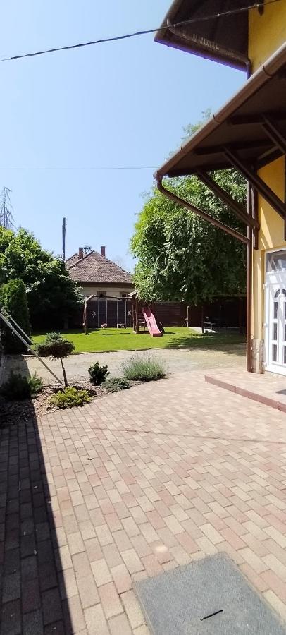 Levendula Apartmanhaz Hajduszoboszlo Exterior photo